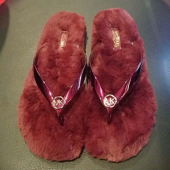 Women’s New MK Fur Lined Flip Flops Size 6 - Picture 2 of 3